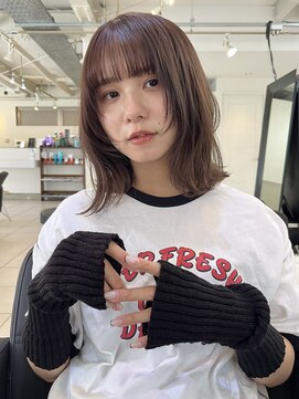 アクアオモテサンドウ(ACQUA omotesando) △ブリーチなしラベンダーアッシュ外ハネロブヘアウルフカット