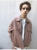 センターパートのハンサムショート