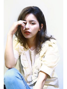 ヘアアンドデザイン ネイビー(Navy) アンニュイパーマ×デザインカット×ダークカラー