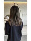 派手すぎないバレイヤージュ