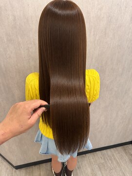 ミザルー(Misirlou) 艶めく美髪ストレートロング