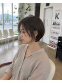 大人かわいいベージュショート×丸みシルエット