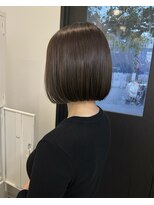 ウフアンビアンス(Oeuf.ambiance)&nbsp;ダークブラウンのコンパクトボブ