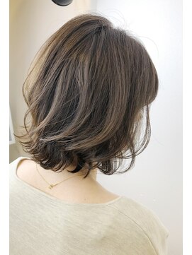 シャメル(Chamel) 大人可愛い外ハネレイヤーウルフボブ◇20代30代40代