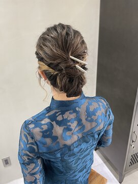 フェリア 松山(Feria) 【Feria松山】大人×ウエーブシニヨンヘア-相原愛梨-