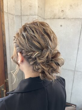 ラグズ 茅ヶ崎(LAGUZ) 【ヘアセット】 きれいめシニヨン上品なアップ 茅ヶ崎ヘアセット