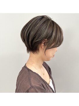 エストアール フクオカ 福岡博多店(est-r. Fukuoka) ハイライト/ダブルカラー/くびれショート/大人ショート