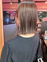 イルウィ(irwi)&nbsp;【デアインカラー】ピンクインナーカラー　ミディアムボブ