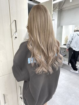 アルマバイロサ(ALMA by ROSA) ブロンドベージュ×シールエクステ/担当rui