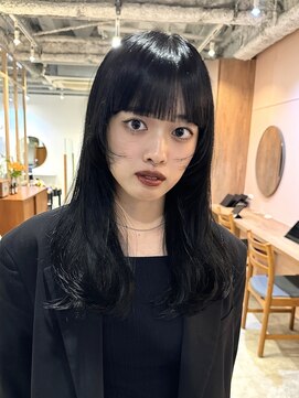 セーヌパス(CEINE PATH) 黒髪ブルーカラーロングワイドバング顔回りレイヤー前髪髪質改善