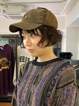 マカロニコースト(macaroni coast) 前髪ありミニボブパーマ　キャップアレンジ