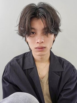 ミラバイグリーン(Mira by green) フェザーパーマ/刈り上げセンターパート/サーフカール