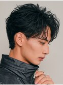 自然な毛流れでラフにキマるセンターパート×フェザーパーマ
