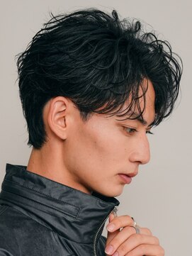 フィフスパーク(fifth PARK) 自然な毛流れでラフにキマるセンターパート×フェザーパーマ