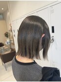 切りっぱなしボブ/グレージュグラデーション
