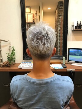 シェルレーヴ(cherreve) 刈り上げショート シルバーvr