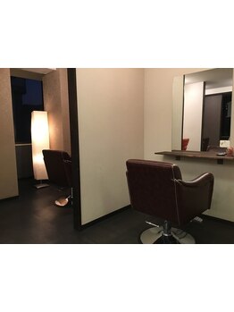 個室風に仕切られたブースの隠れ家サロン！プライベート空間で思い切りリラックス出来る♪【千葉】