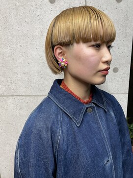 ア セカンド 清藤美容室第弐號(a sekand) サイドを切り込んだウルフヘアスタイル
