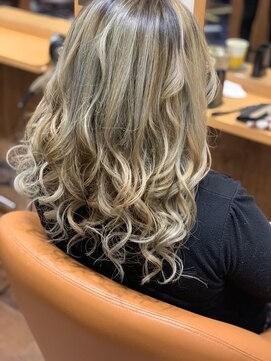 ヘアースタジオ ビームス 西江井ヶ島店(Hair Studio BEAMS) バレイヤージュ