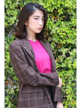 ビュートリアム 福岡(BEAUTRIUM) 滝沢カレン風大人のミディアムロブ