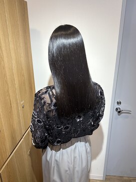 イオエ(ioe) イメチェン/外ハネボブ/ワイドバング/ブルーブラック/美髪