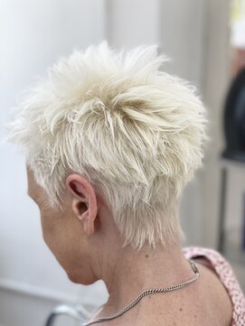 ヘアサロン プラス アーティスタ(hair salon + artista) アンニュイクールショート♪