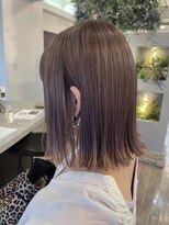 ヴィサージュバスク(VISAGE ba.s.k)&nbsp;骨格補正カットで魅せる外ハネボブ×透明感カラー