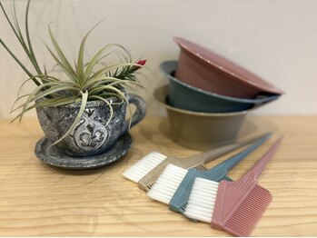 ブレスド(Blessed.)の写真/【グレイカラー+うる艶WaterTr￥4500】スキマ時間に短時間仕上げ◎気になる白髪をカバーしてキレイが続く♪