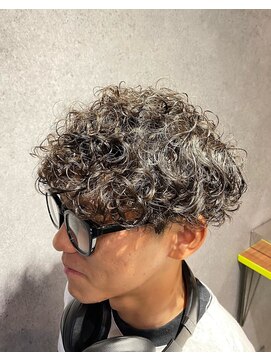 クフィア メンズヘアー カンポ 天王寺店(CUFFIA MEN'SHAIR CAMPO) スパイキーショートブルーブラックスパイラルパーマ メンズ