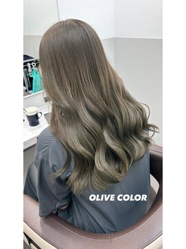 サロウィンフレンテ 新宿三丁目(SALOWIN Frente) ブリーチなしオリーブカラー