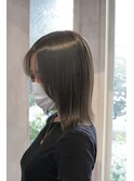 切りっぱなしロブ×ブリーチなしオリーブグレージュ