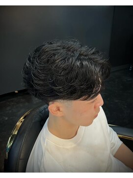 キングスマン トーキョー 国分寺(KINGSMAN TOKYO) フェザーパーマ