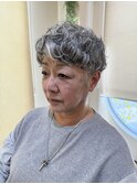 大人グレイヘアショートパーマ