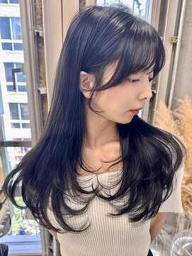 ディーバ 渋谷(D.I.E.V.A) 20代30代40代大人女性くびれレイヤーカット艶髪ブルーブラック