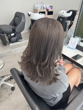 パヌポン(PANUPON) グレージュハイライトバレイヤージュダブルカラーケアブリーチ