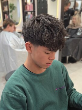 ラピス 名古屋駅前店(Lapis) フリンジカット/テーパーフェード/海外ヘア