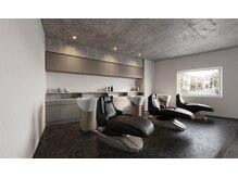 Lusso calme【ルッソカルム】【9月下旬NEW OPEN（予定）】の雰囲気（フルフラットのシャンプー台でヘッドスパを受けれます。）