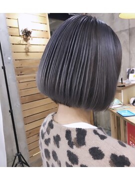 ヘアカロン 熊本本店(Hair CALON) ホワイトグレー