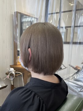 アンダーバーホワイトモデ 河内長野(_WHITE mode) ◎透明感抜群♪20代30代ダブルカラーブリーチグレイジュアッシュ