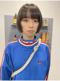 切りっぱなしミニボブ×顔まわりレイヤーカット