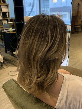 インデペンデンス(independence) バレイヤージュ