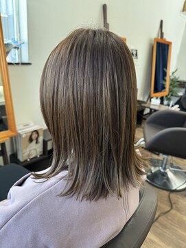 ヘアー ワンアビル(Hair One Abile) 大人切りっぱなしミディ