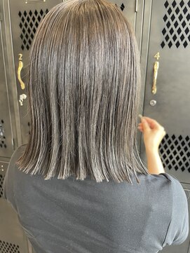 アチーブリス(achieve Liss) ぱつっとボブオリーブグレージュ×切りっぱなし20代30代40代