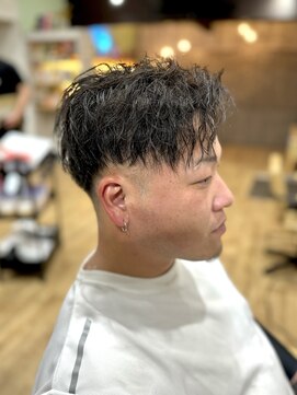 スカイ(SKY) ツイスパ/波巻き/眉毛/バーバー/ニュアンスパーマ/ブリーチ