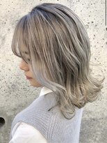 アースオーセンティック 大分下郡店(EARTH Authentic) ゆるふわミディアムプラチナブロンド