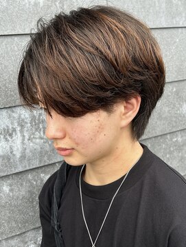 ヒュイル バイ ニアウ(Hwyl by Niau) メンズマッシュセンターパートスパイラルパーマニュアンスパーマ