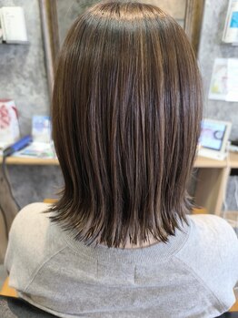 ナナラ(Nanala)の写真/女性スタイリストのマンツーマン体制だからこそ大人女性のお悩みお気軽にご相談ください