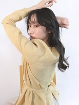 クーラ(Cura) コテ巻き風ゆるふわカールのミディアムヘア