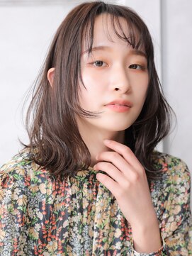 クラッチ 博多(CLUTCH) 大人可愛い小顔美髪ツヤ髪ふんわりカール薄めバングA6