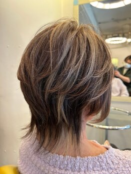 アンブロシア(ambrosia)の写真/上品なグレイカラーで新しい自分に♪経験豊富なスタイリストが、あなたのなりたいを叶えます☆